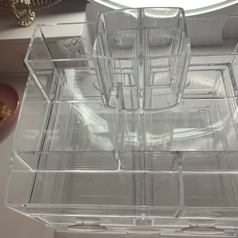 Cosmetic storage - Picture 2 of 6